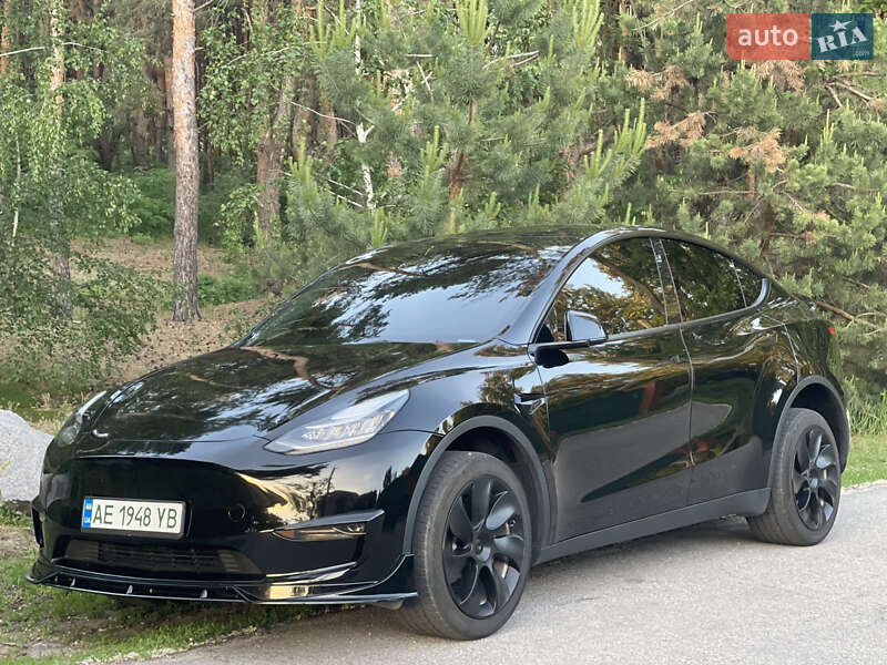 Tesla Model Y 2023