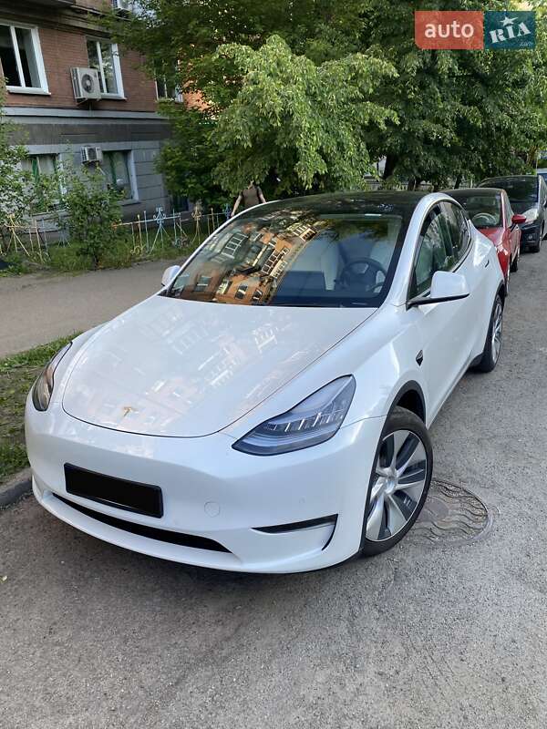 Tesla Model Y 2020