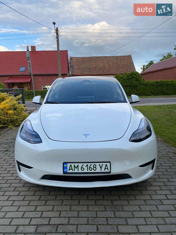Внедорожник / Кроссовер Tesla Model Y 2024 в Львове