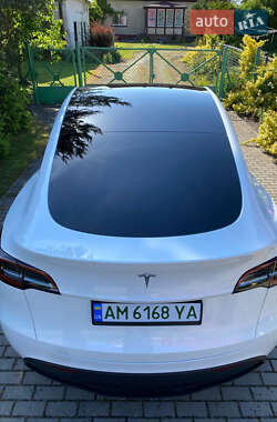 Позашляховик / Кросовер Tesla Model Y 2024 в 