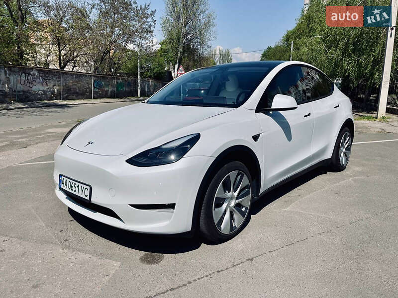 Позашляховик / Кросовер Tesla Model Y 2021 в 