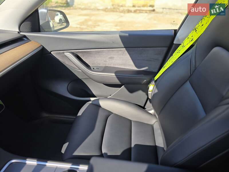Внедорожник / Кроссовер Tesla Model Y 2021 в Одессе