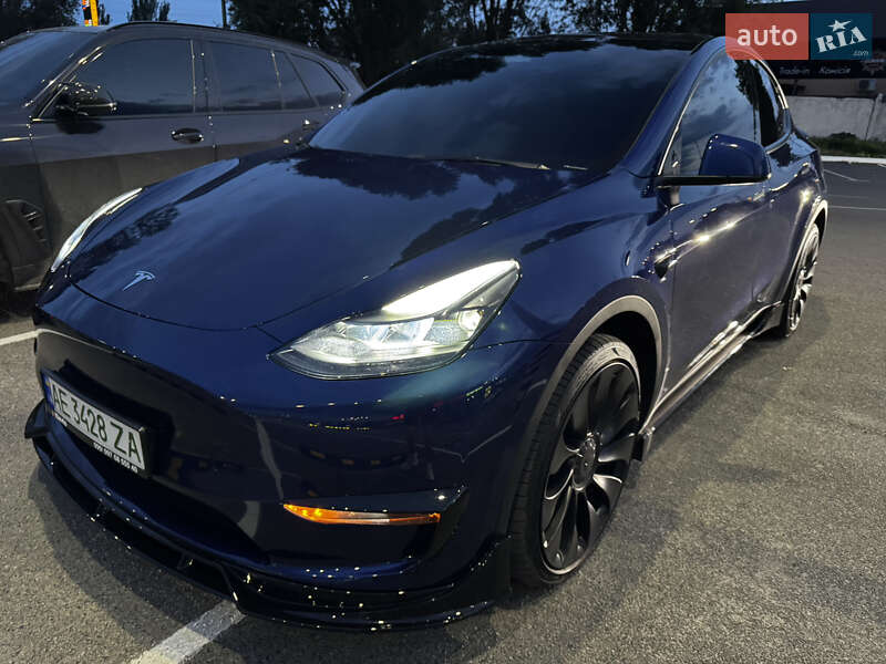 Внедорожник / Кроссовер Tesla Model Y 2023 в Днепре