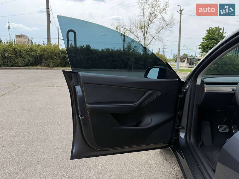Внедорожник / Кроссовер Tesla Model Y 2021 в Кривом Роге