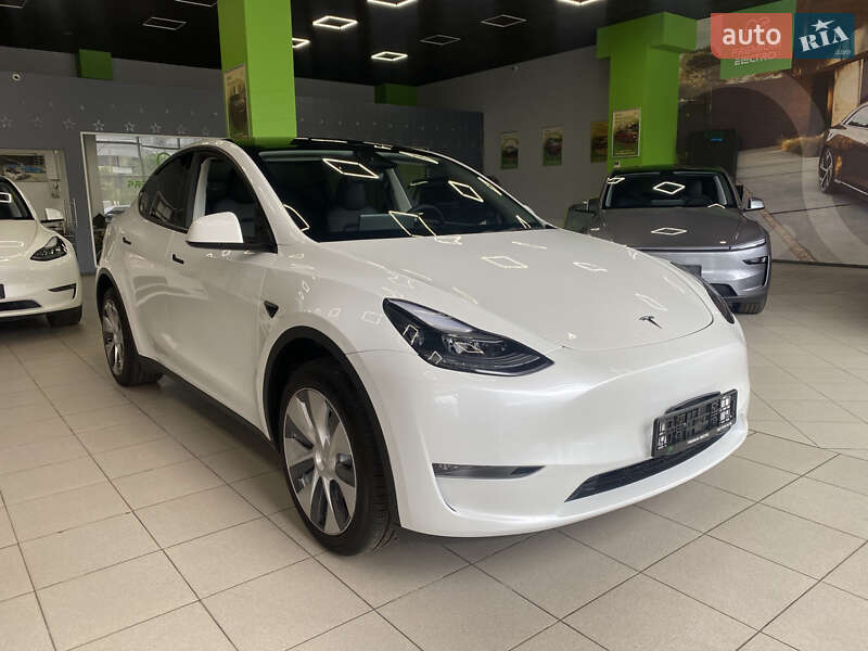 Внедорожник / Кроссовер Tesla Model Y 2024 в Киеве