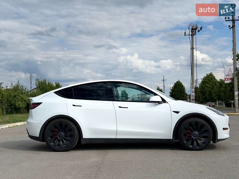 Внедорожник / Кроссовер Tesla Model Y 2021 в Ирпене
