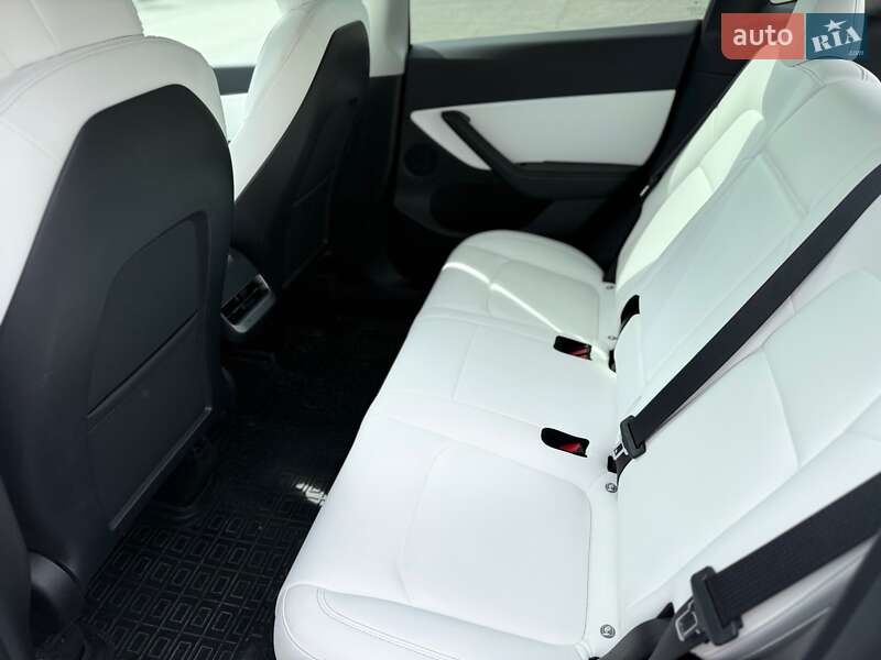 Внедорожник / Кроссовер Tesla Model Y 2021 в Ирпене