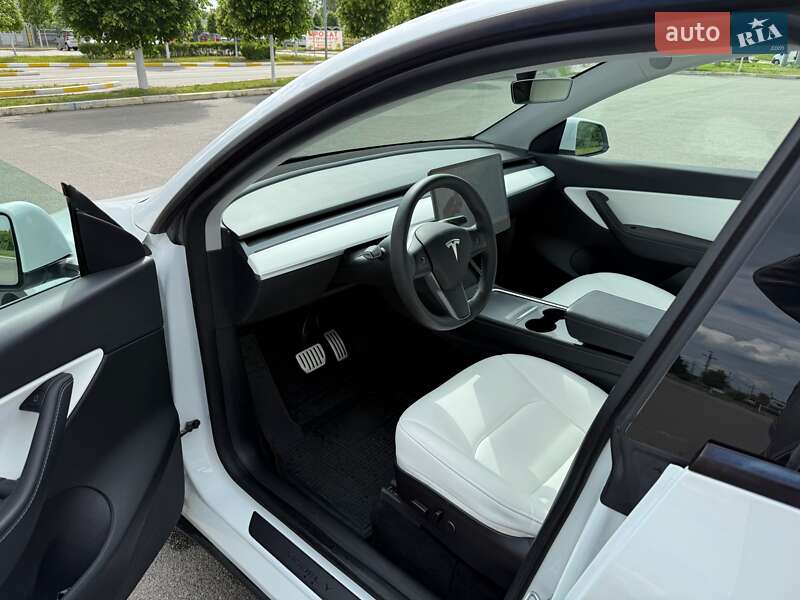 Внедорожник / Кроссовер Tesla Model Y 2021 в Ирпене