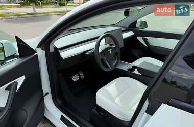 Внедорожник / Кроссовер Tesla Model Y 2021 в 