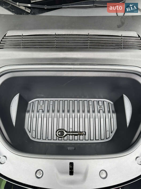 Позашляховик / Кросовер Tesla Model Y 2023 в Києві фото 16 Позашляховик / Кросовер Tesla Model Y 2023 в Києві