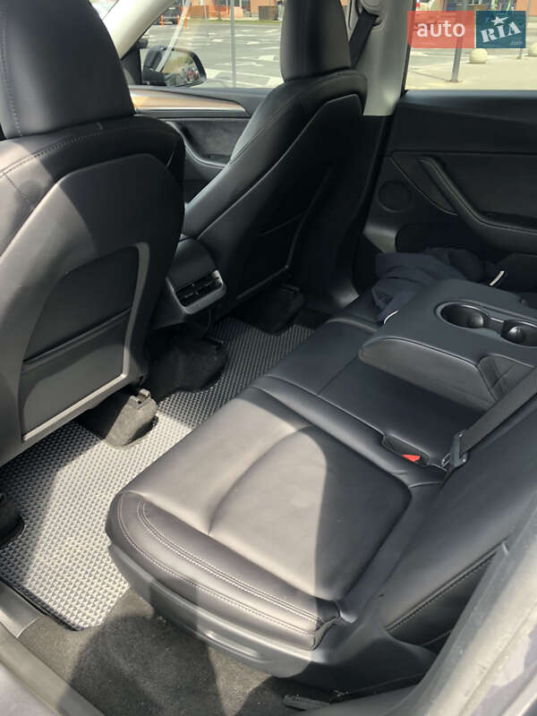 Позашляховик / Кросовер Tesla Model Y 2023 в Львові