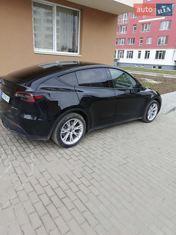 Позашляховик / Кросовер Tesla Model Y 2021 в Львові