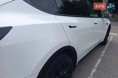 Внедорожник / Кроссовер Tesla Model Y 2021 в 