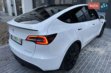 Внедорожник / Кроссовер Tesla Model Y 2023 в 