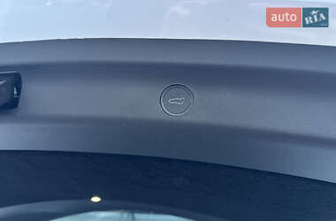 Внедорожник / Кроссовер Tesla Model Y 2023 в 