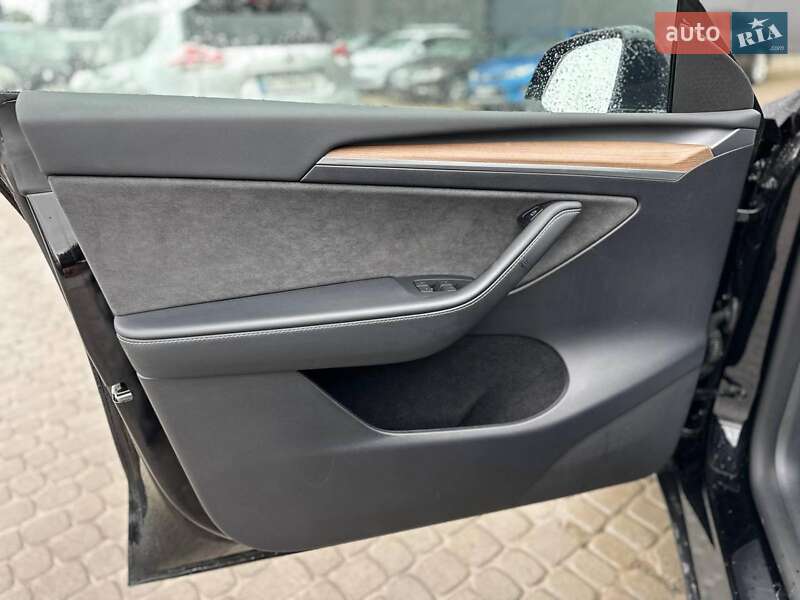 Внедорожник / Кроссовер Tesla Model Y 2022 в Львове