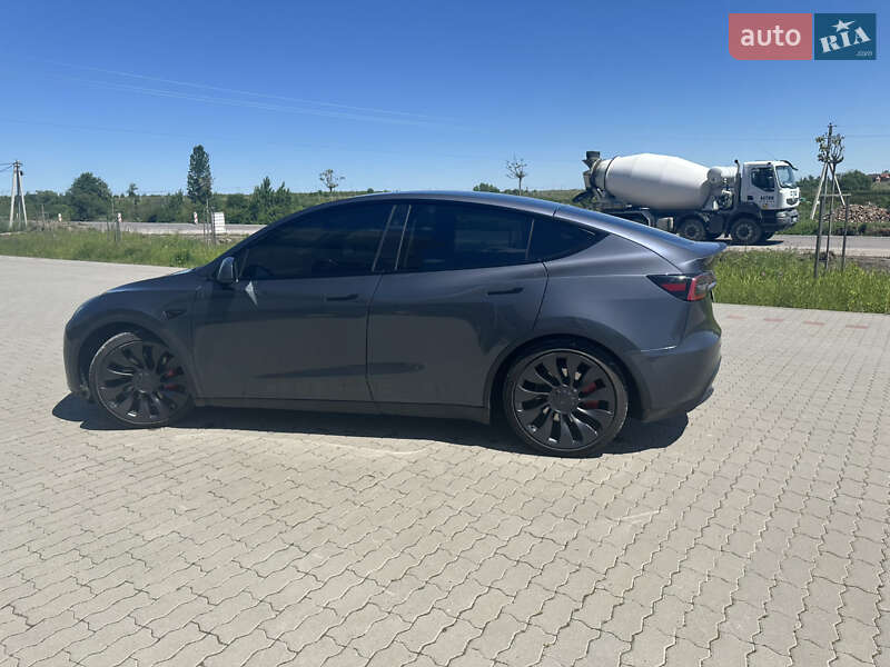 Внедорожник / Кроссовер Tesla Model Y 2023 в Львове