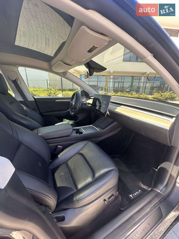 Внедорожник / Кроссовер Tesla Model Y 2023 в Львове