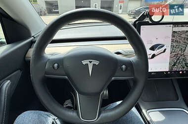 Внедорожник / Кроссовер Tesla Model Y 2021 в 