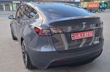 Внедорожник / Кроссовер Tesla Model Y 2021 в 
