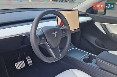 Внедорожник / Кроссовер Tesla Model Y 2021 в 