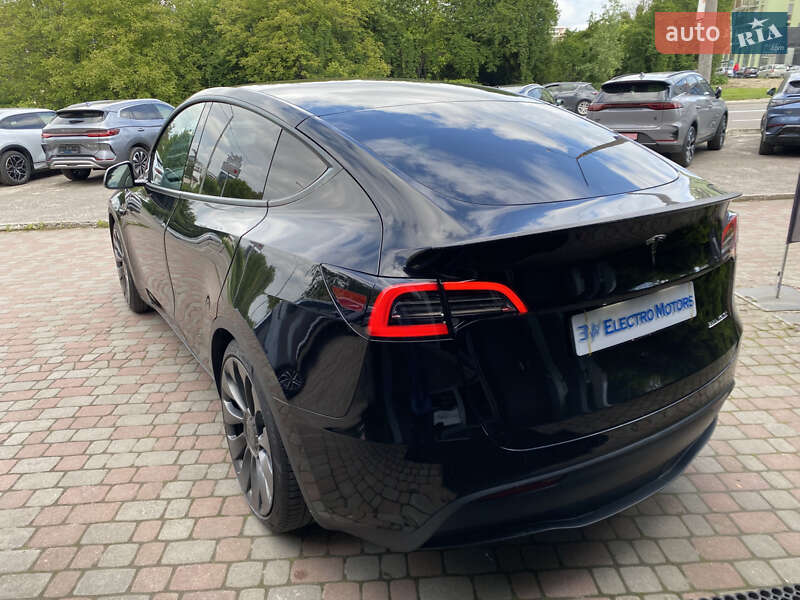 Позашляховик / Кросовер Tesla Model Y 2021 в Львові