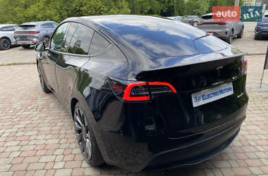 Внедорожник / Кроссовер Tesla Model Y 2021 в 