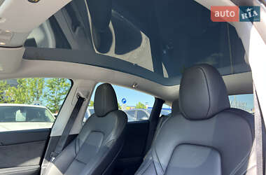 Позашляховик / Кросовер Tesla Model Y 2023 в 