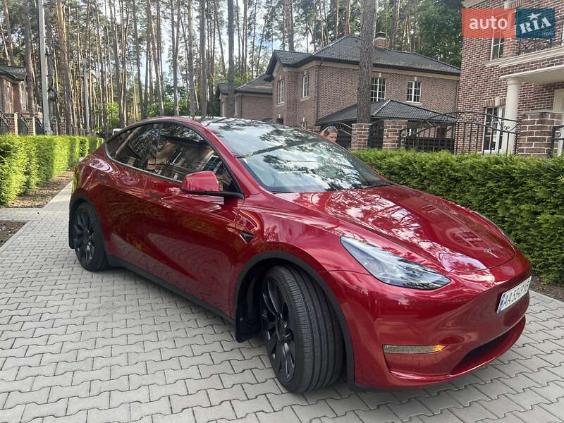 Внедорожник / Кроссовер Tesla Model Y 2024 в Киеве