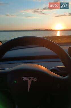 Позашляховик / Кросовер Tesla Model Y 2020 в 