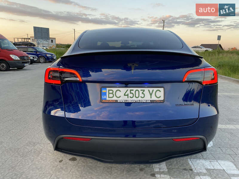 Внедорожник / Кроссовер Tesla Model Y 2023 в Львове