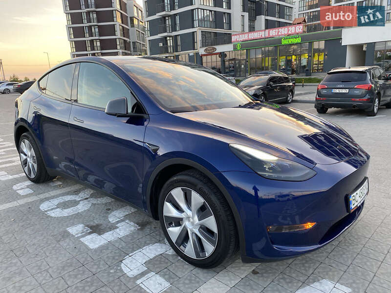 Внедорожник / Кроссовер Tesla Model Y 2023 в Львове