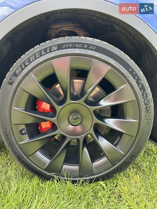 Внедорожник / Кроссовер Tesla Model Y 2022 в Черновцах