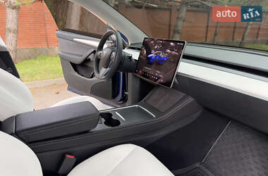 Позашляховик / Кросовер Tesla Model Y 2023 в 