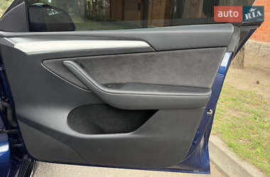 Позашляховик / Кросовер Tesla Model Y 2023 в 