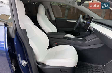 Позашляховик / Кросовер Tesla Model Y 2023 в 