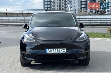 Внедорожник / Кроссовер Tesla Model Y 2024 в 