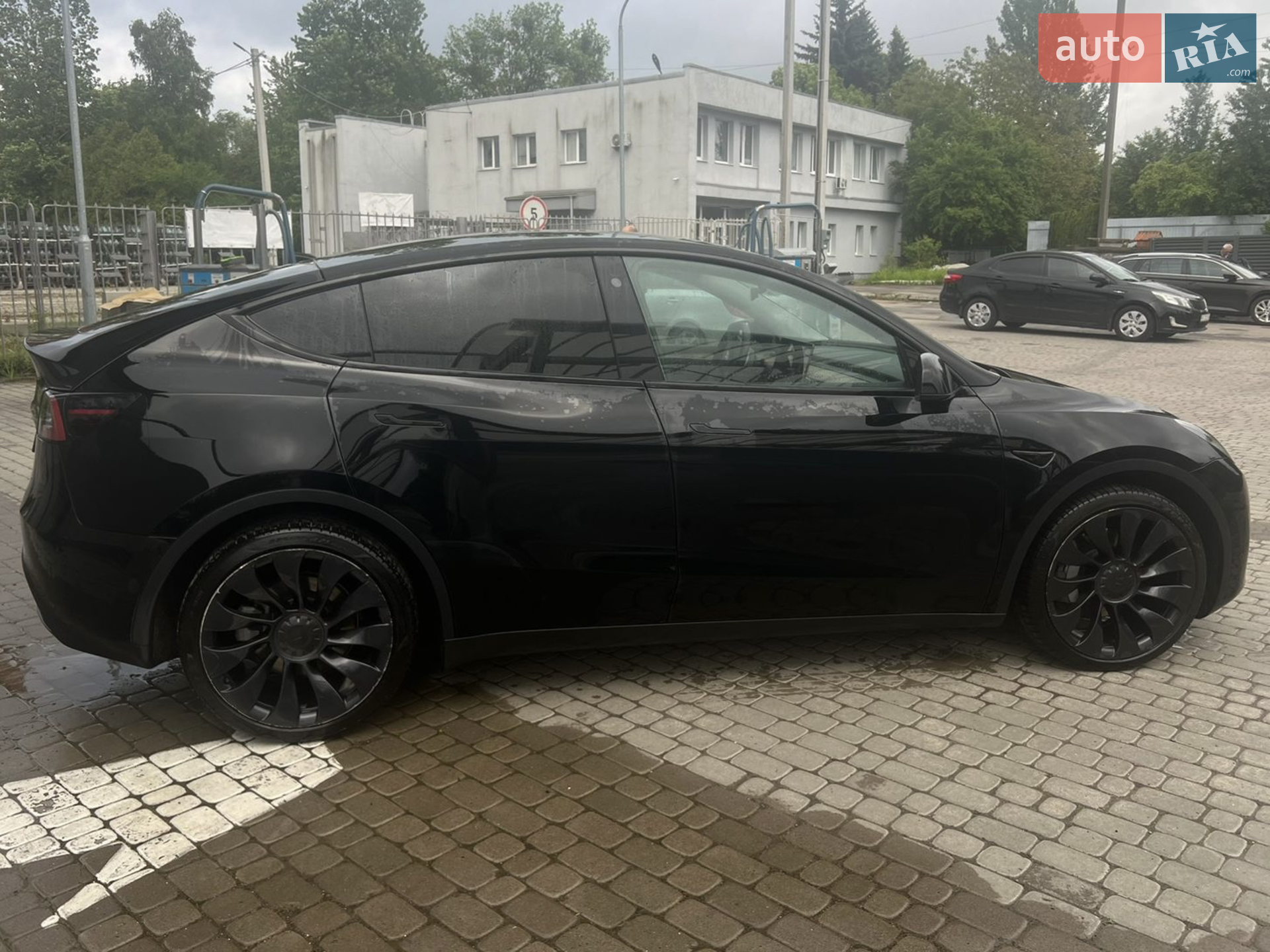 2022 Tesla Model Y - мініатюра 4