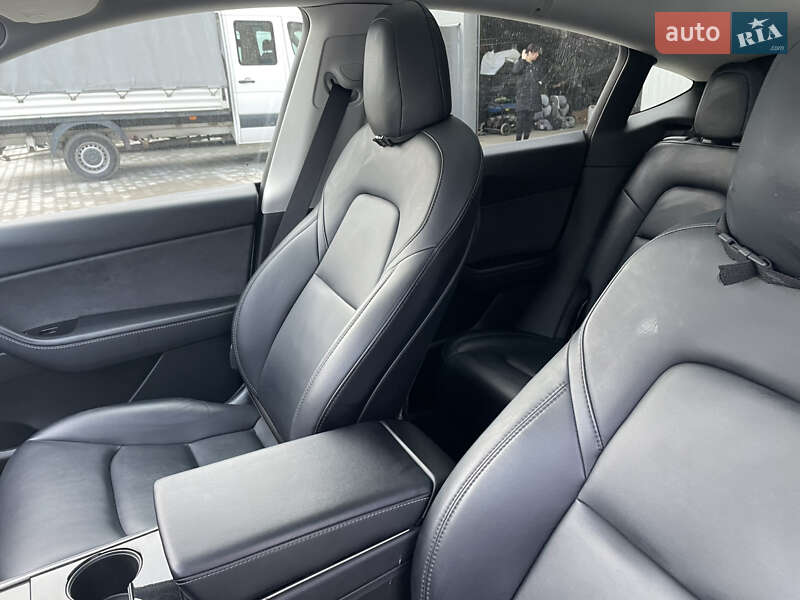 Внедорожник / Кроссовер Tesla Model Y 2021 в Львове