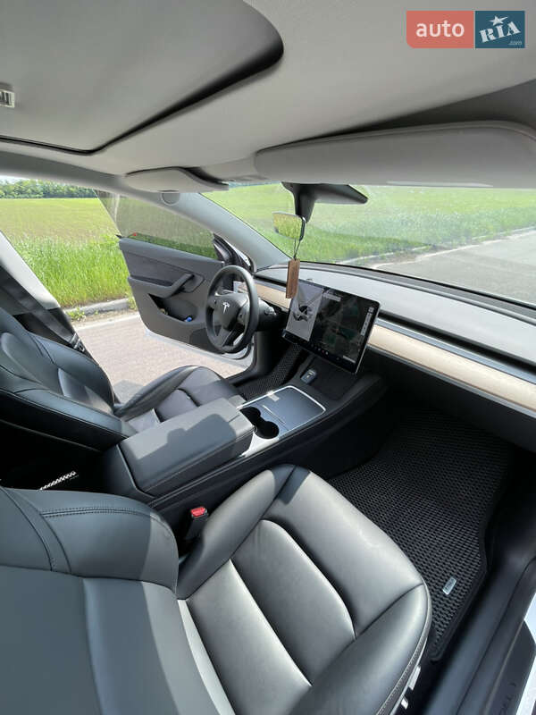 Позашляховик / Кросовер Tesla Model Y 2022 в Києві