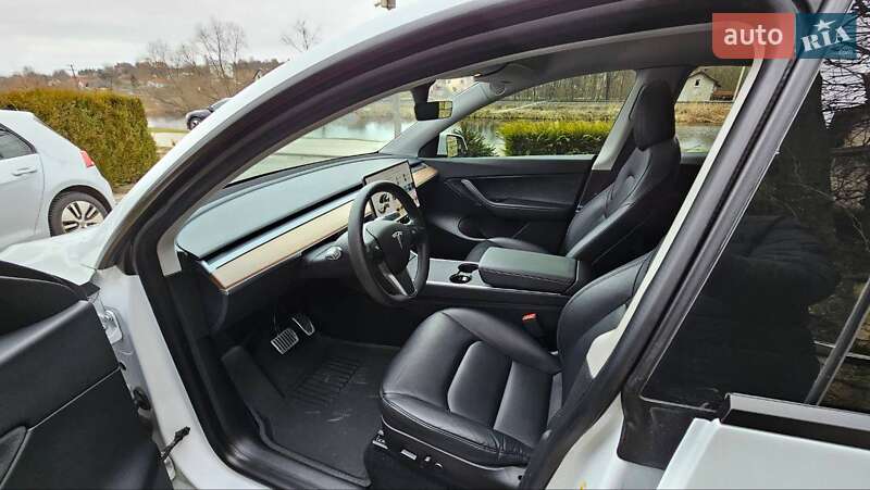 Внедорожник / Кроссовер Tesla Model Y 2021 в Киеве
