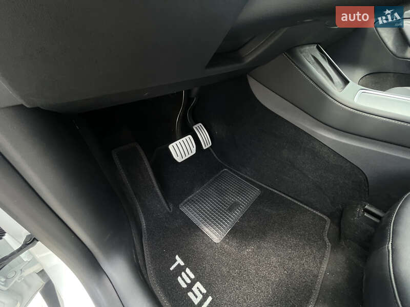 Внедорожник / Кроссовер Tesla Model Y 2023 в Житомире фото 16 Внедорожник / Кроссовер Tesla Model Y 2023 в Житомире