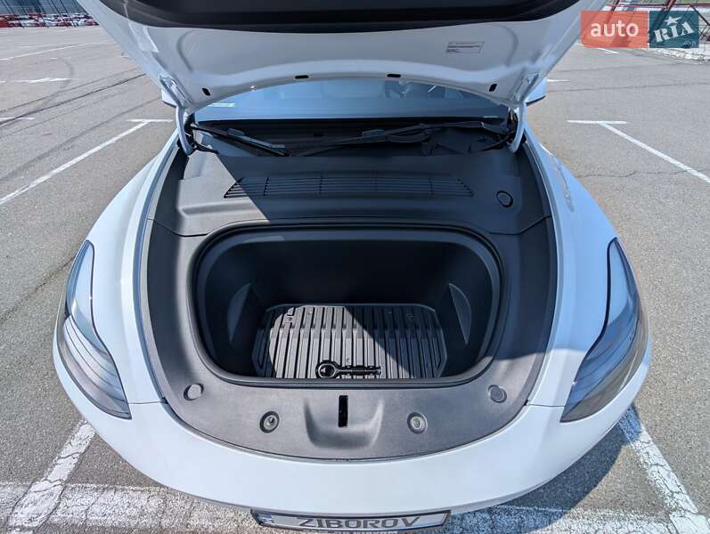 Позашляховик / Кросовер Tesla Model Y 2022 в Києві