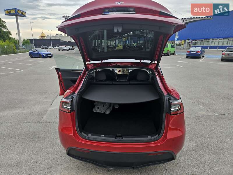 Внедорожник / Кроссовер Tesla Model Y 2023 в Львове