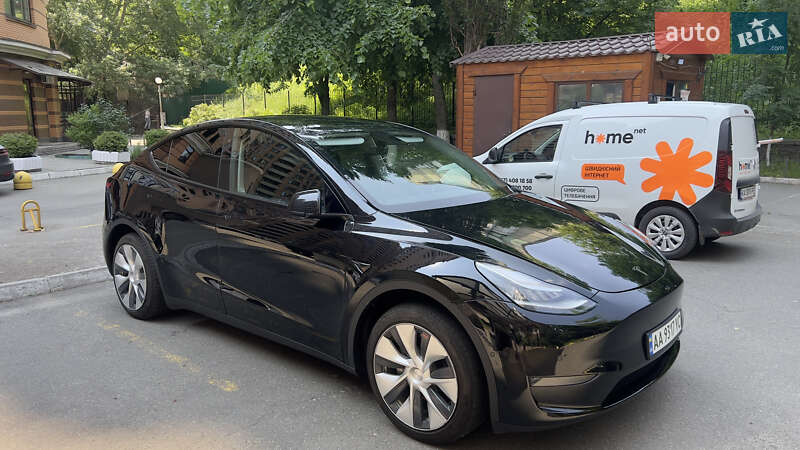 Tesla Model Y 2020