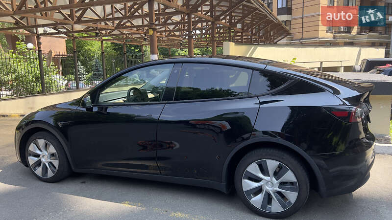 Внедорожник / Кроссовер Tesla Model Y 2020 в Киеве