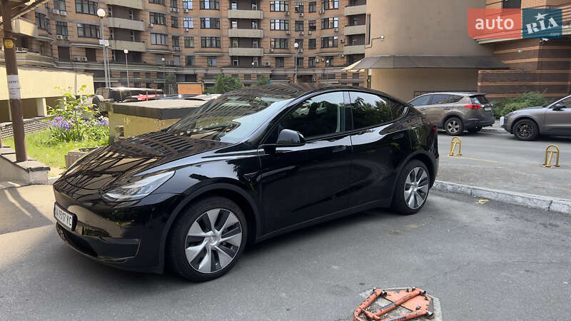 Внедорожник / Кроссовер Tesla Model Y 2020 в Киеве
