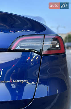 Внедорожник / Кроссовер Tesla Model Y 2022 в 