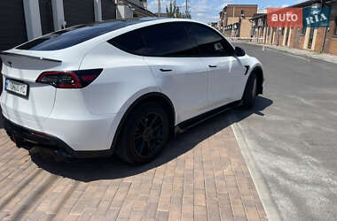 Внедорожник / Кроссовер Tesla Model Y 2023 в 