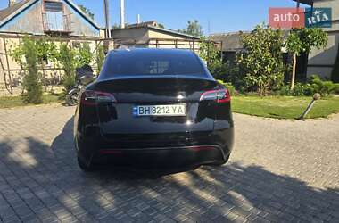 Внедорожник / Кроссовер Tesla Model Y 2021 в 